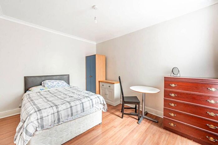 6 Bedroom Terraced House To Rent In Thomson Road, Wealdstone, Harrow, HA3