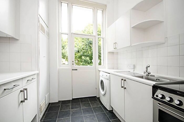 1 Bedroom Flat To Rent In Hamilton Terrace, London, NW8