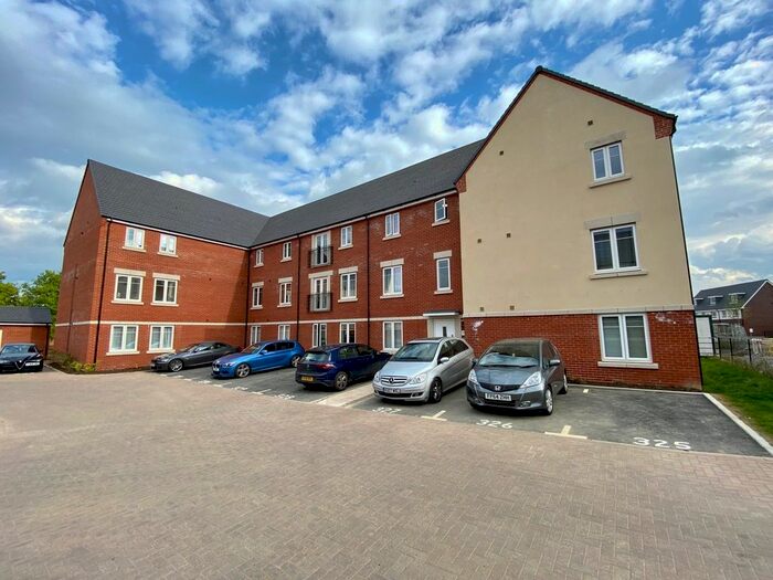2 Bedroom Flat To Rent In Sangster Close, Crawley, RH10