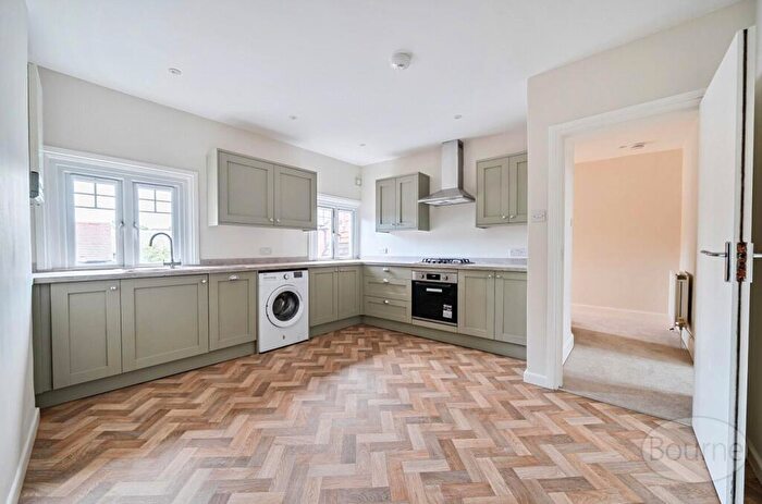 3 Bedroom Apartment To Rent In High Street, Petersfield, Hampshire, GU32