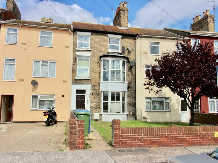 1 Bedroom Flat To Rent In Denmark Road, Lowestoft, NR32
