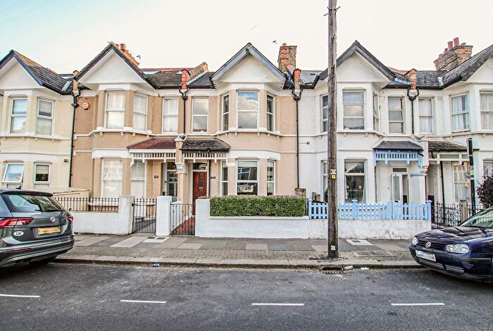 4 Bedroom Terraced House To Rent In Eswyn Road, London, SW17