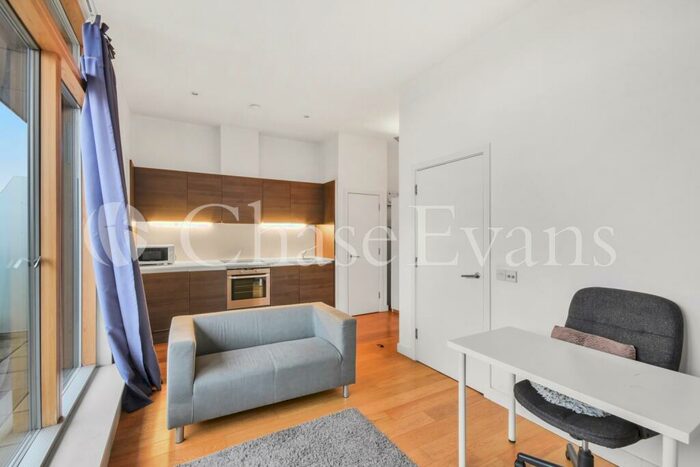 Studio To Rent In O Central, Crampton Street, Elephant & Castle, SE17