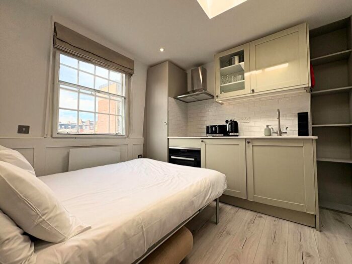 Apartment To Rent In Studio Flat, Gloucester Place, Baker Street, NW1
