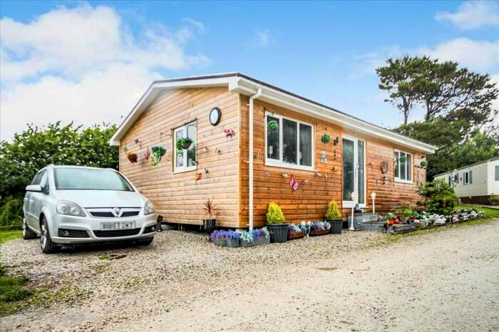 2 Bedroom Mobile/park Home For Sale In Summercourt, Newquay, TR8