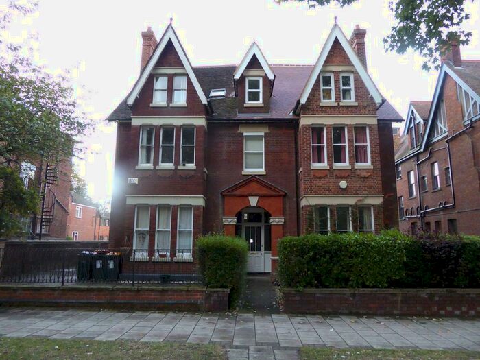 2 Bedroom Apartment To Rent In De Parys Avenue, Bedford, MK40