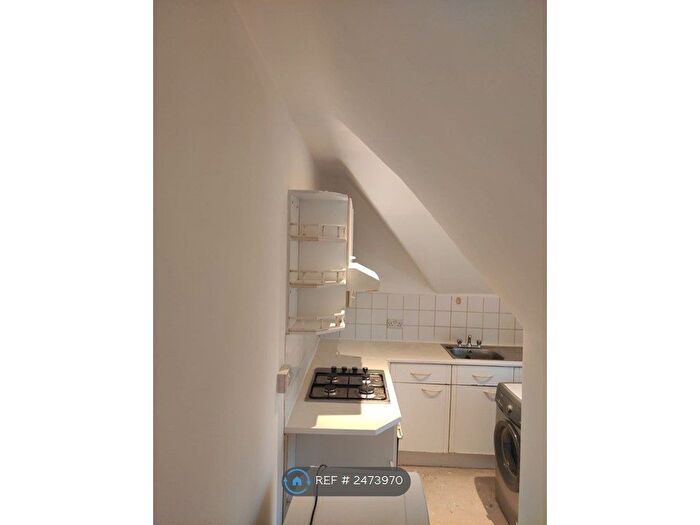 1 Bedroom Flat To Rent In Hervey Close, London, N3