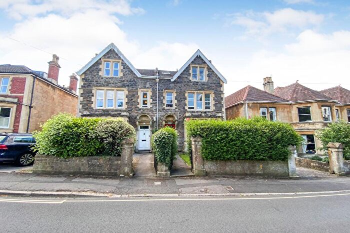 2 Bedroom Flat To Rent In Bloomfield Avenue, Bath, BA2