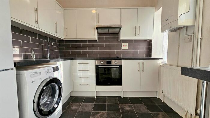 1 Bedroom Flat To Rent In Marlborough Parade, Uxbridge Road, Hillingdon, Uxbridge, UB10