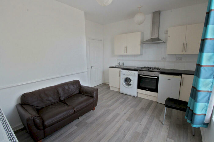 1 Bedroom Flat To Rent In Spring Bank, HU3