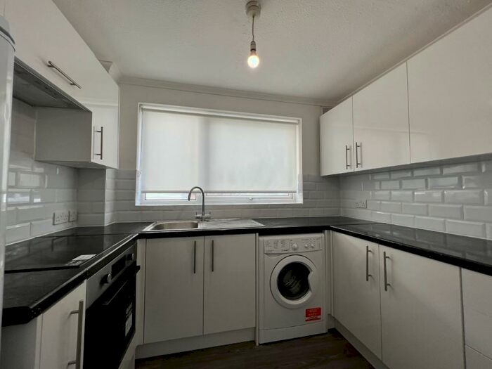 1 Bedroom Ground Flat To Rent In Durham Road, Bromley, London, BR2