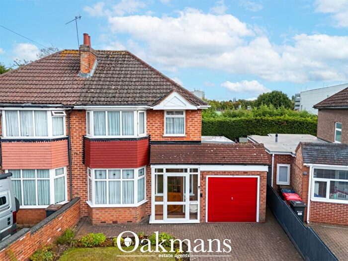 3 Bedroom Semi Detached House For Sale In Kemshead Avenue, Birmingham, West Midlands, B31