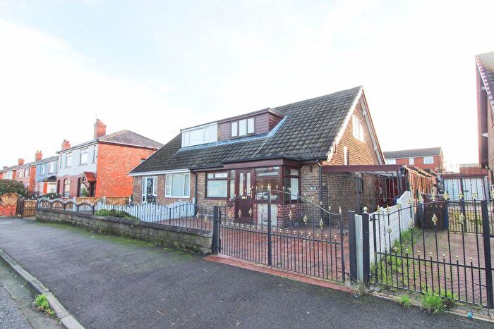 3 Bedroom Semi Detached House For Sale In Valley Road, Pemberton, Wigan, WN5