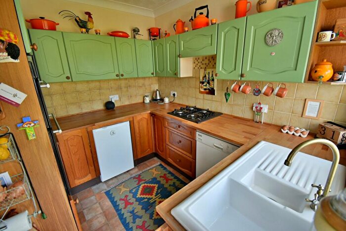 3 Bedroom Detached House For Sale In Christchurch Road, West Parley, Ferndown, BH22