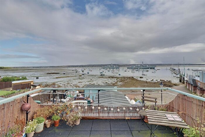 2 Bedroom Flat To Rent In Priory Road, Gosport, PO12
