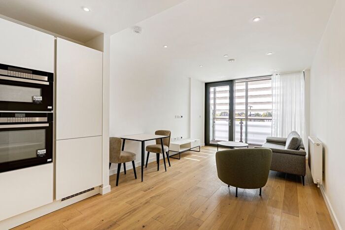 1 Bedroom Flat To Rent In Twickenham Gateway, London Road, Twickenham, TW1
