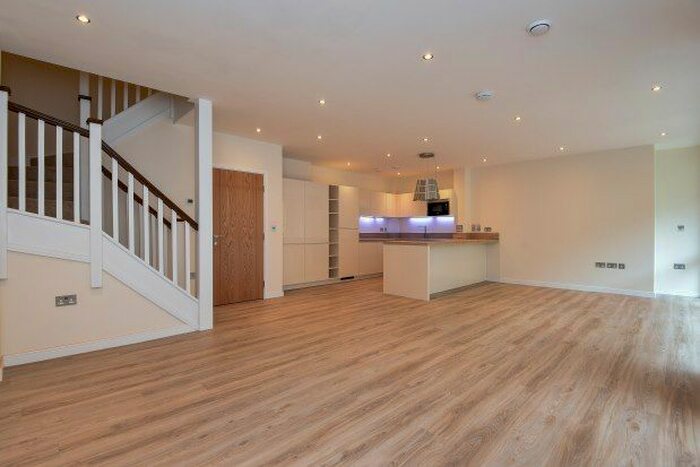 2 Bedroom Flat To Rent In Almansa Way, Lymington, SO41