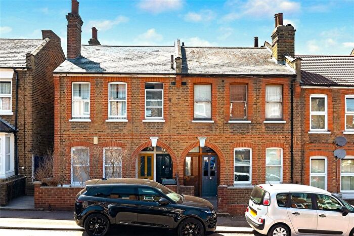 2 Bedroom Flat For Sale In Browns Road, Walthamstow, London, E17