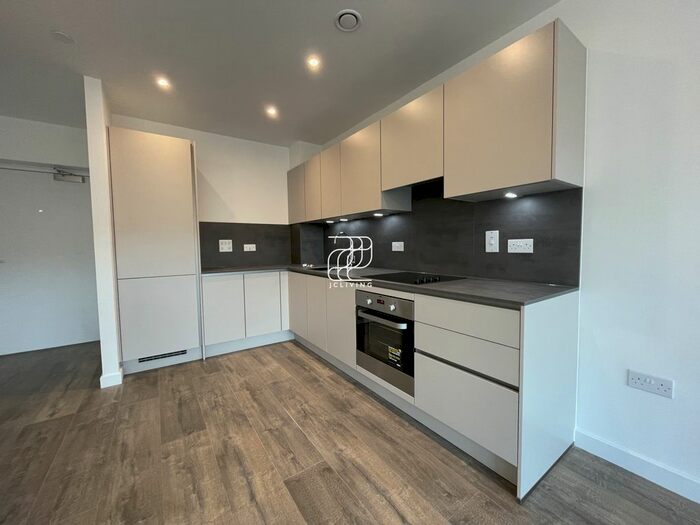 1 Bedroom Flat To Rent In London, W3