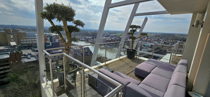 2 Bedroom Flat To Rent In Henry Macaulay Avenue, Kingston Upon Thames, Surrey, KT2