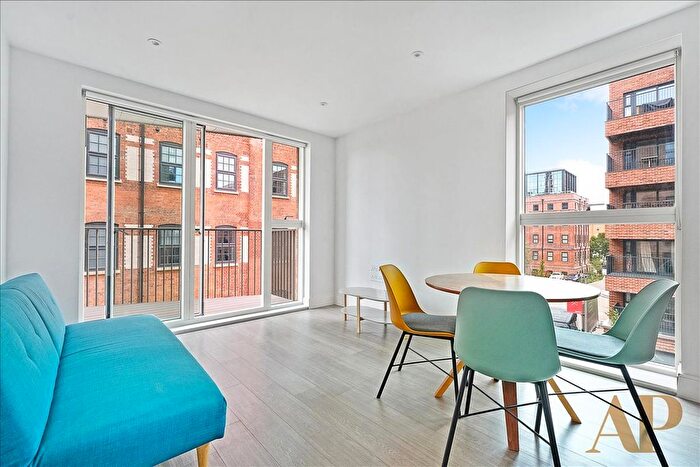 1 Bedroom Flat To Rent In Darjeeling House, Slough, London, SL1