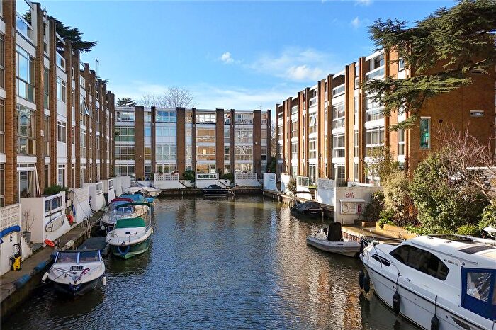 4 Bedroom End Terrace House For Sale In Marina Way, Teddington, TW11