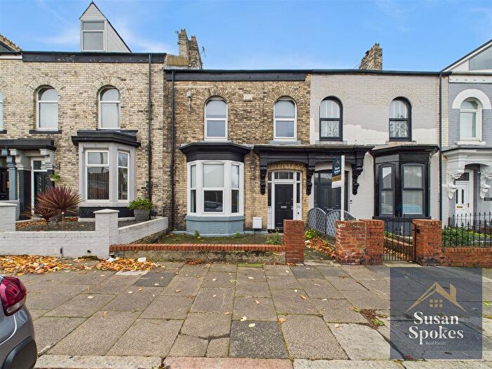 3 Bedroom Flat For Sale In Westoe Road, South Shields, NE33