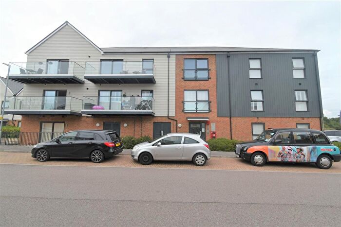 2 Bedroom Flat To Rent In Havelock Drive, Flat Chalk Pit House, Greenhithe, DA9