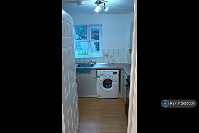 1 Bedroom Flat To Rent In Eton Way, Dartford, DA1