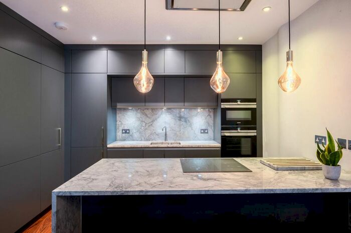 2 Bedroom Flat To Rent In Herbal Hill, Farringdon, London, EC1R