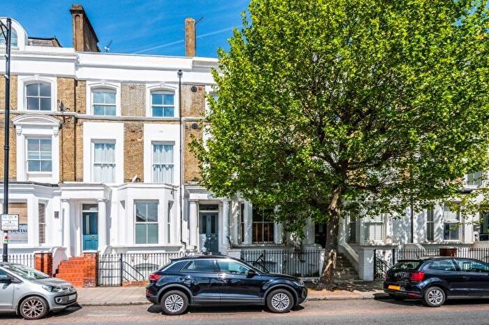 4 Bedroom Flat For Sale In St Johns Hill, London, SW11