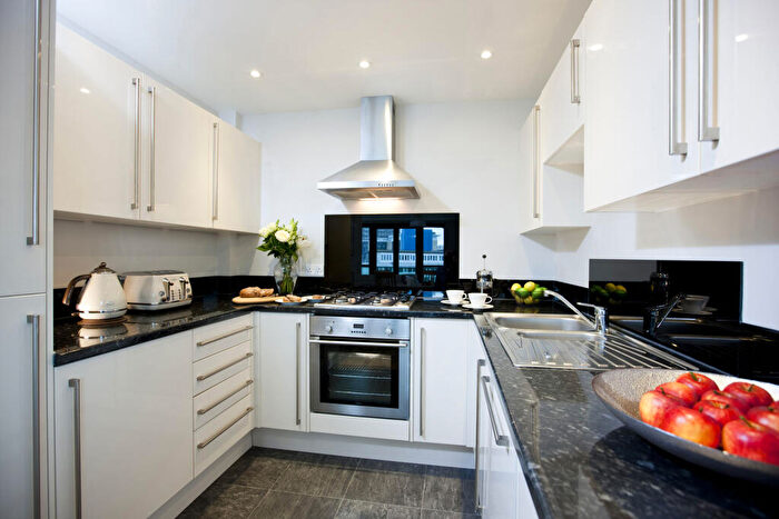 1 Bedroom Flat To Rent In Ocean Crescent, City Centre *Available With Zero Deposit Guarantee*, PL1