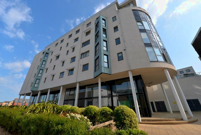 2 Bedroom Flat To Rent In Ocean Village, Southampton, SO14