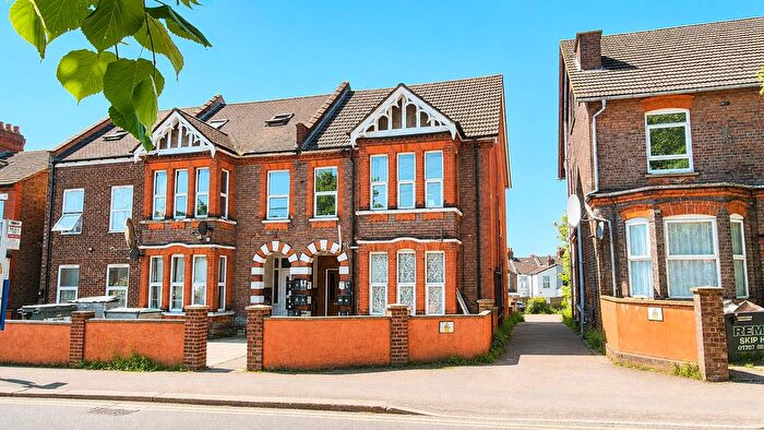 2 Bedroom Flat For Sale In Biscot Road, Luton, LU3