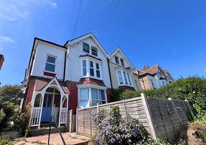 3 Bedroom Flat To Rent In Manor Road, Bexhill-On-Sea, TN40