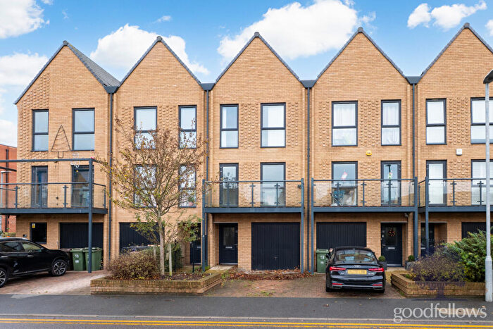 4 Bedroom Terraced House To Rent In Felnex Avenue, Wallington, SM6