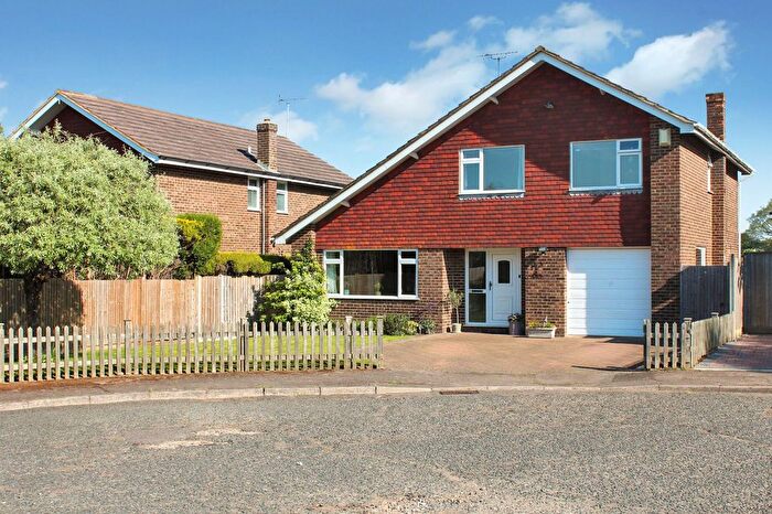 4 Bedroom Detached House For Sale In Park Farm Close, Shadoxhurst, TN26
