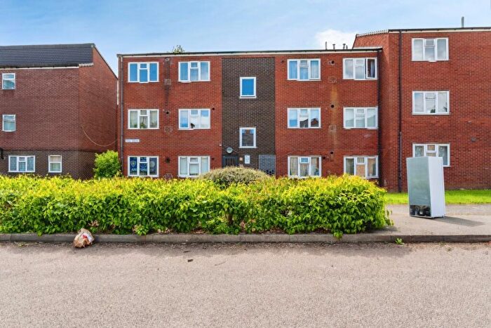 2 Bedroom Flat For Sale In Peel Drive, Loughborough, LE11