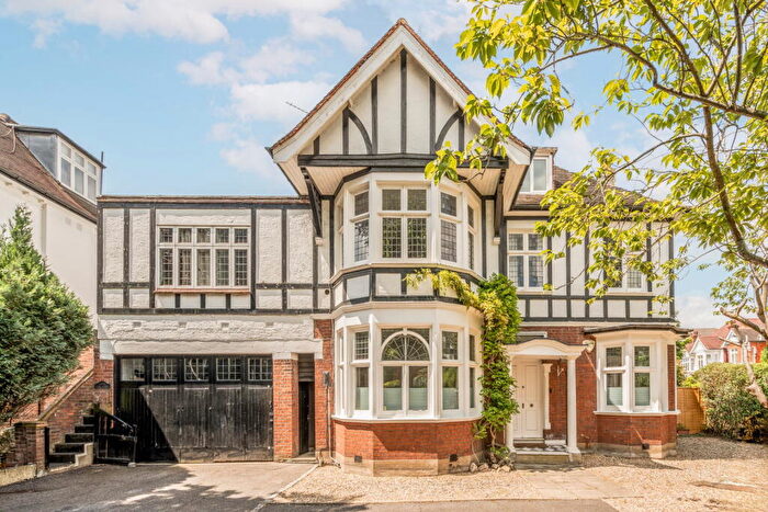 3 Bedroom Flat For Sale In Mapesbury Road, NW2