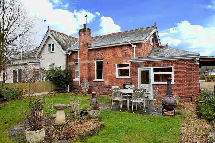 2 Bedroom Semi-Detached Bungalow For Sale In Redwing Close, Malvern, WR14