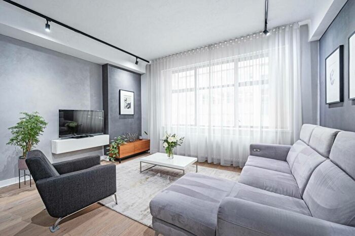 2 Bedroom Flat To Rent In Hatton Garden, Clerkenwell, London, EC1N