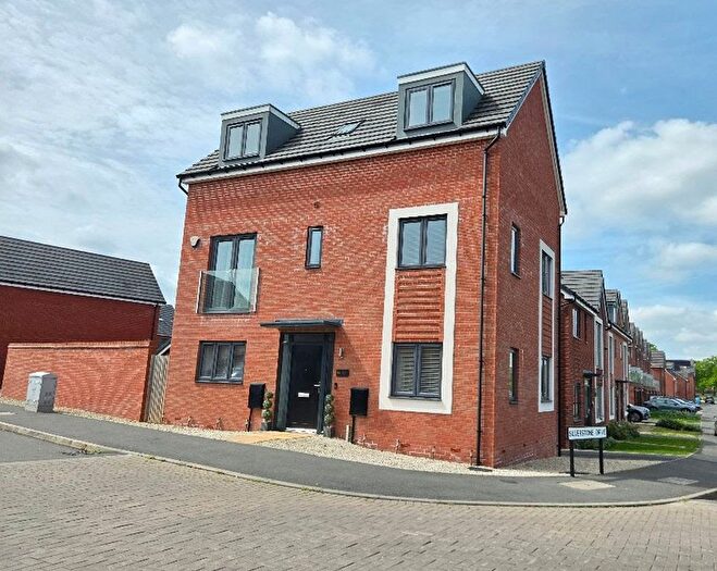 5 Bedroom Detached House For Sale In Goodwood Drive, Oxley, Wolverhampton, WV10