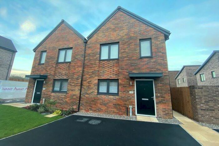 2 Bedroom Semi-Detached House To Rent In Woodyard Avenue, Chesterfield, S41