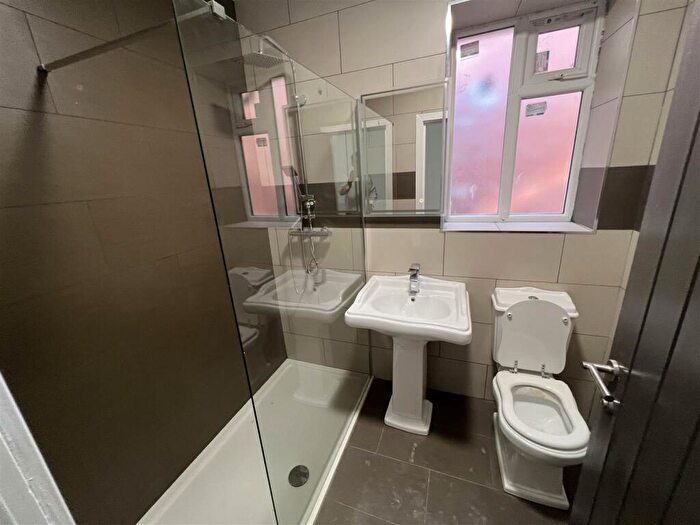 2 Bedroom Apartment To Rent In East Road, Longsight, Manchester, M12