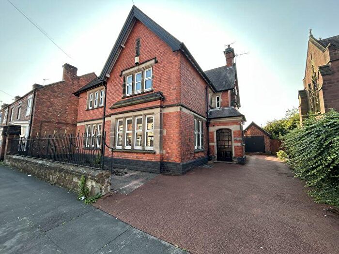 6 Bedroom Detached House To Rent In Hunter Street, Burton-On-Trent, DE14