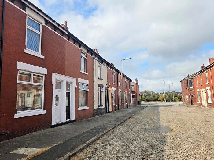 3 Bedroom Terraced House To Rent In Lowther Street, Ashton-on-ribble, Preston, PR2