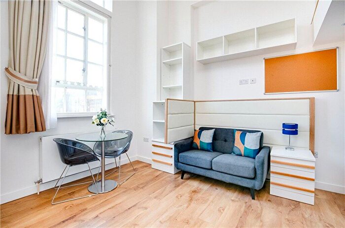 Apartment To Rent In Princess Beatrice House, Chelsea, London, SW10
