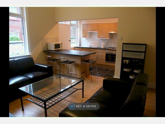 5 Bedroom Terraced House To Rent In Yew Street, Salford M7