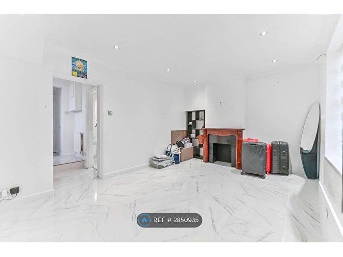 3 Bedroom End Of Terrace House To Rent In Thornton Road, Carshalton, SM5