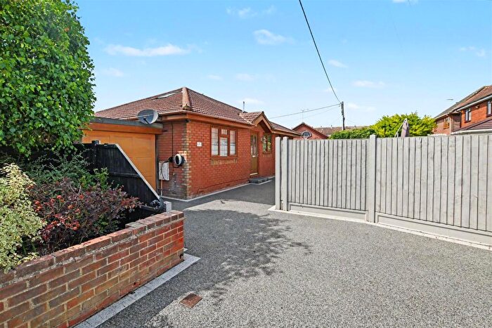 4 Bedroom Detached Bungalow For Sale In No Onward Chain Zider Pass, Canvey Island, SS8